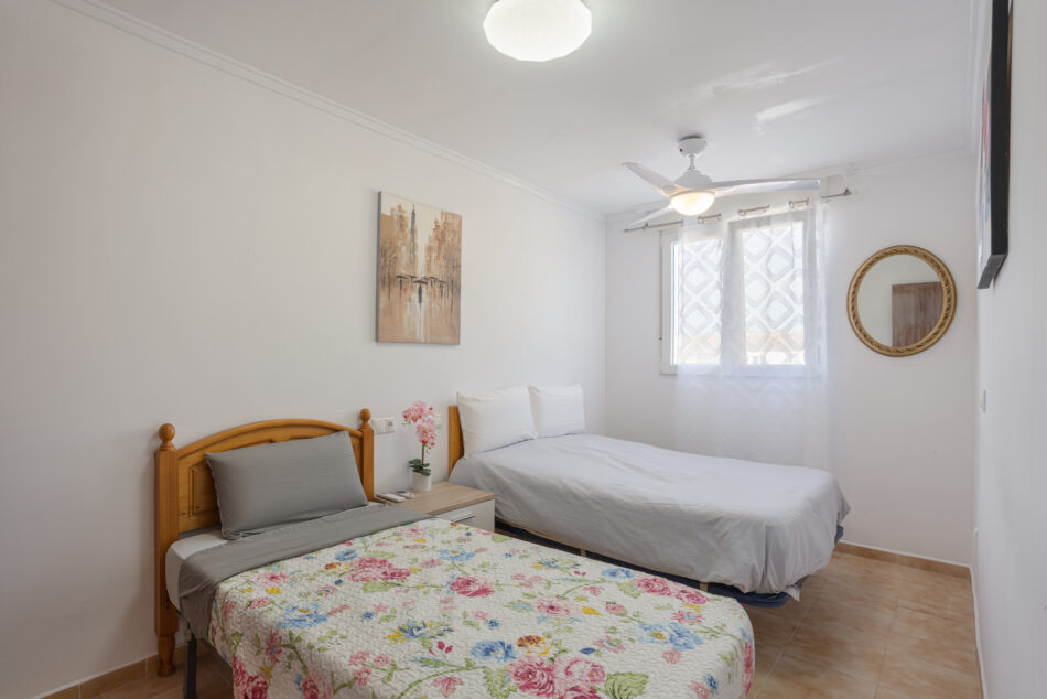 Double + single bed room upstairs